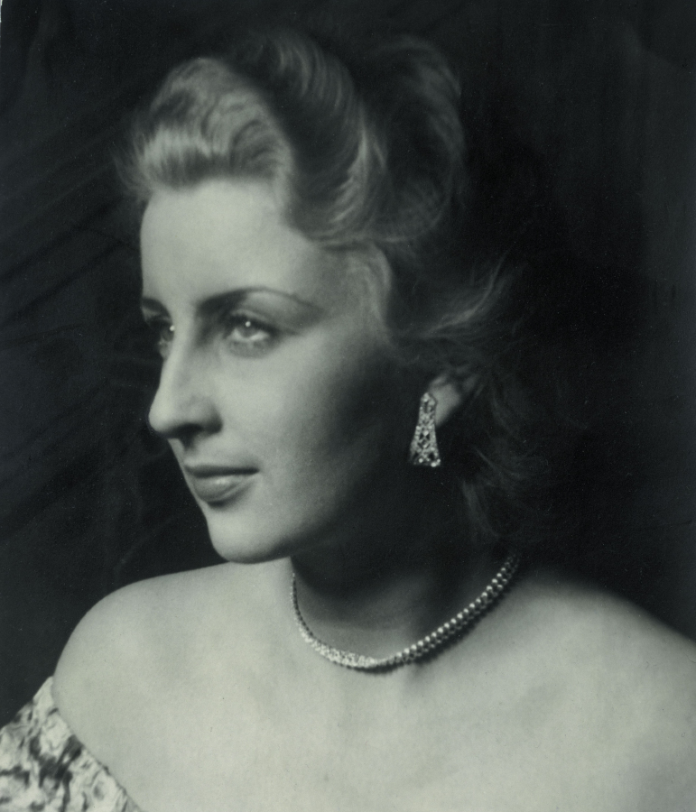 Frühes Portrait von Lotte Tobisch