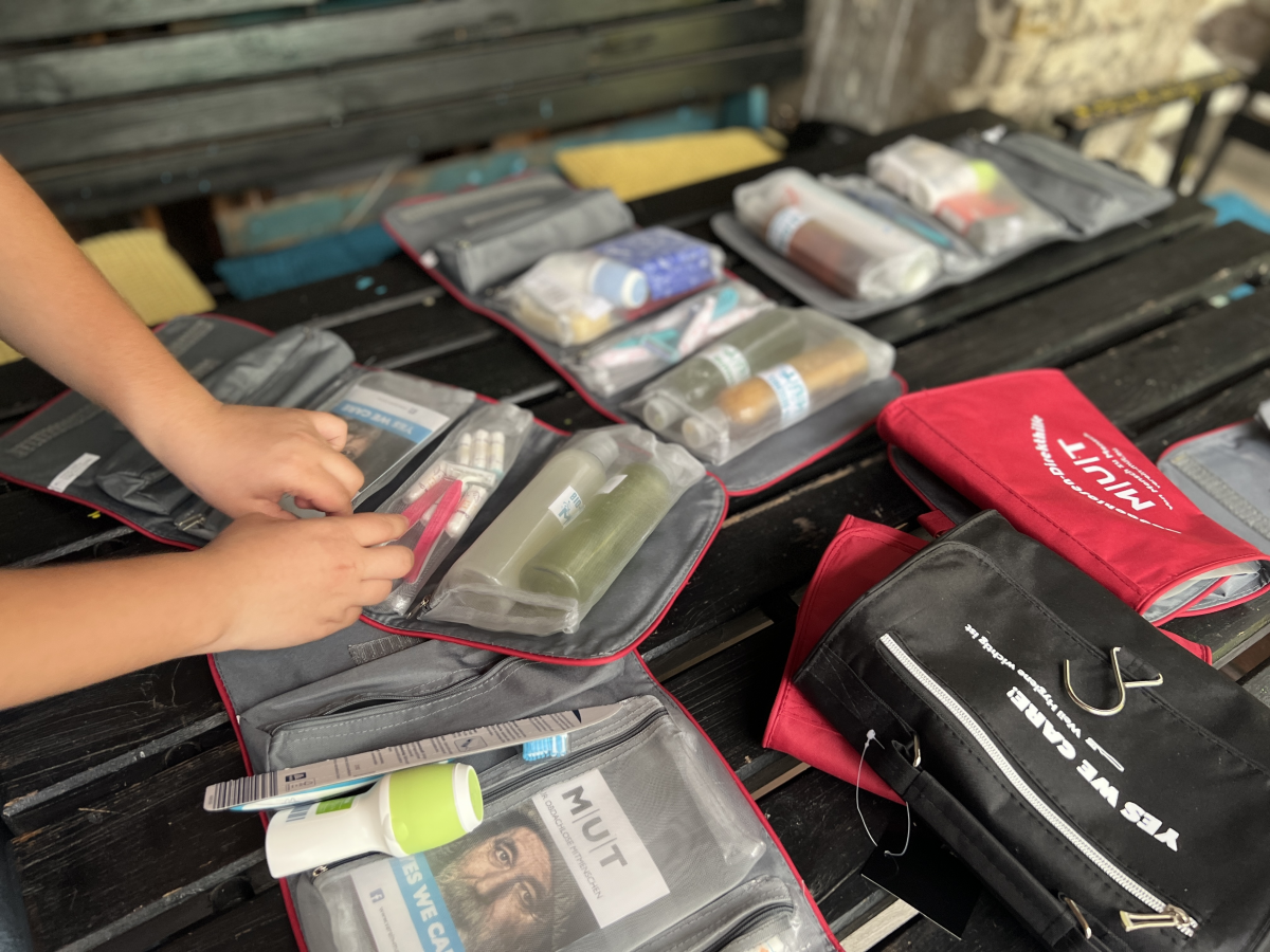 Befüllung der Hygienetaschen