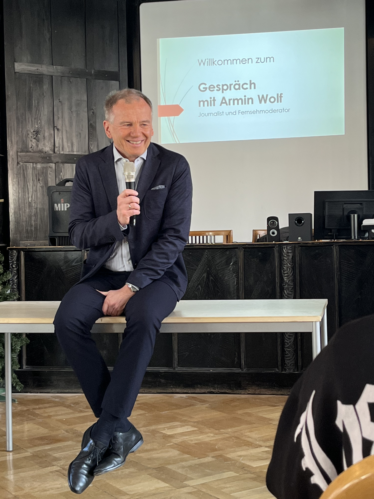 Armin Wolf im Gespräch mit Schüler*innen