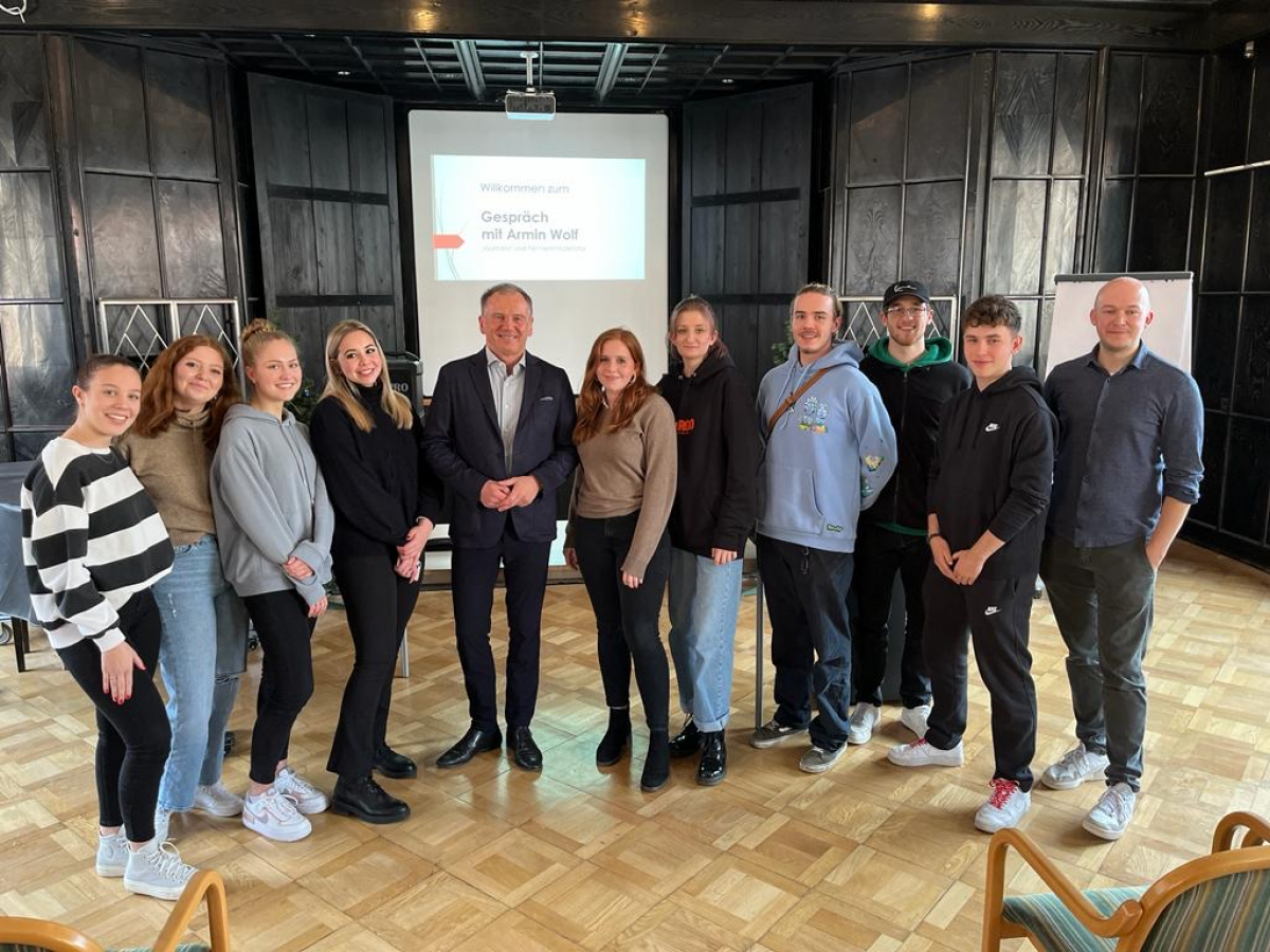 Armin Wolf mit der 5HKB