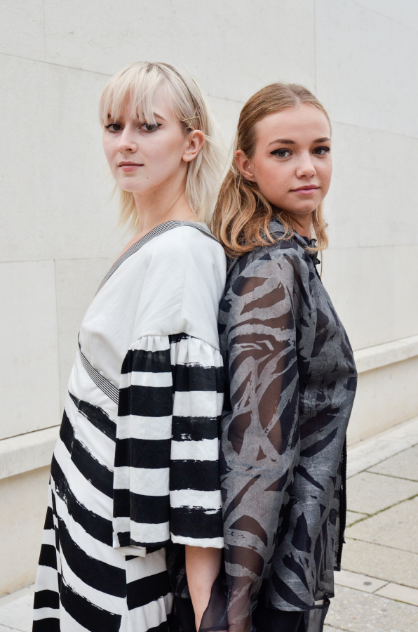 Schülerinnen bei der Fashion Week