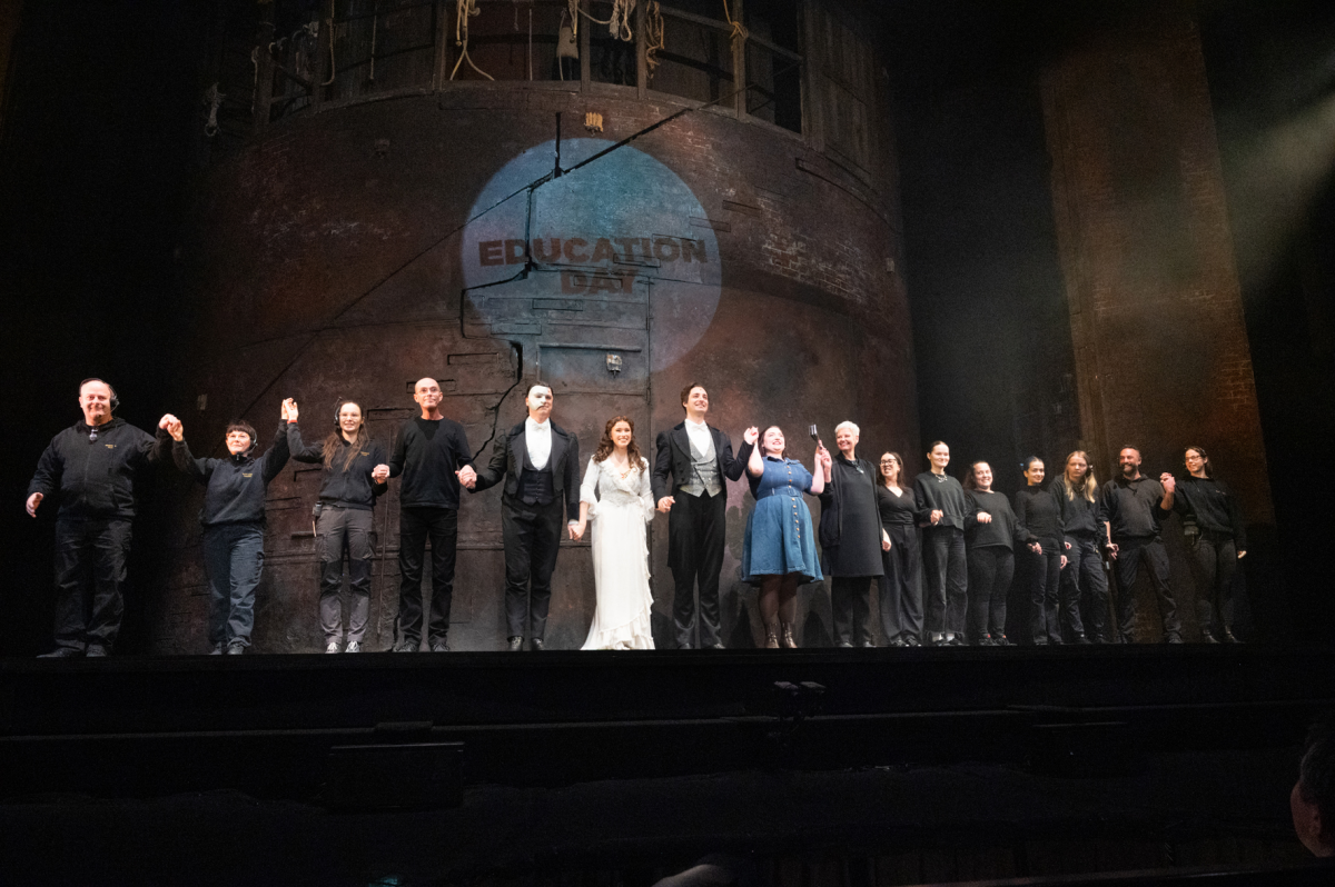 Technikteam auf Bühne