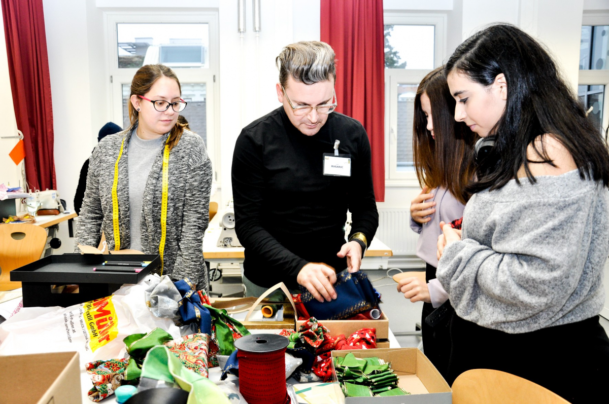 Schülerinnen im Unterricht